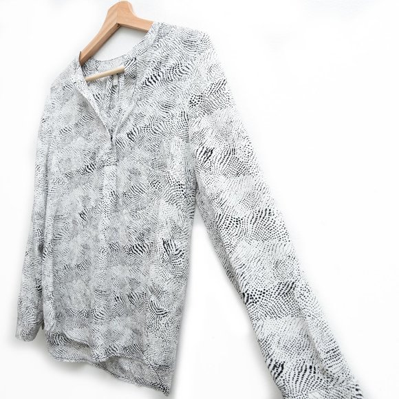 Joie 100% Silk V Neck Dotted Blouse - Picture 3 of 9